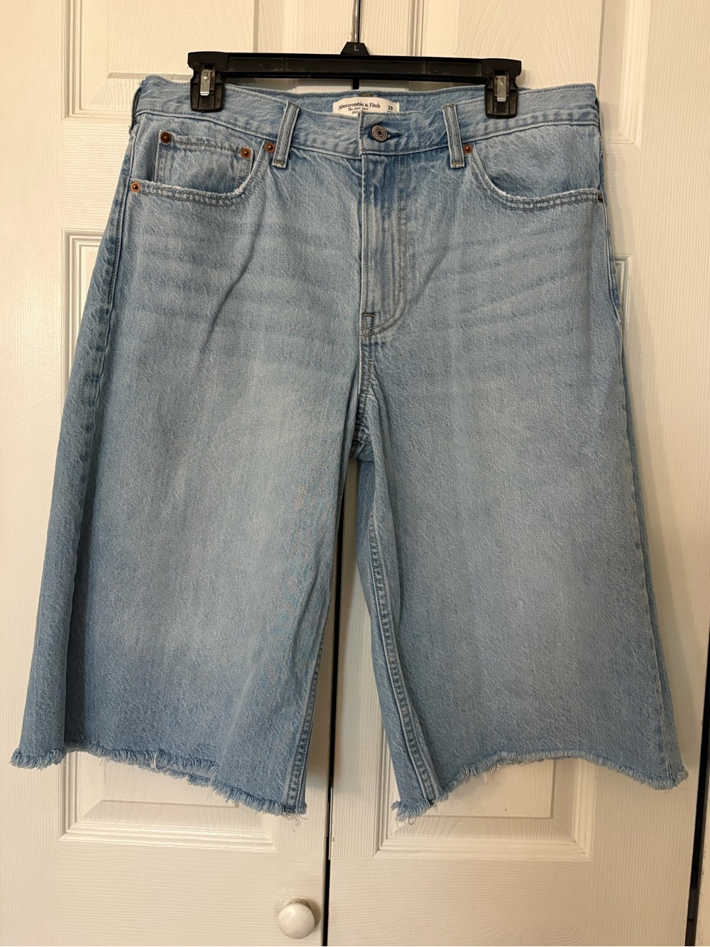 Abercrombie & Fitch Light Wash Denim Jorts Raw Inseam Shorts 29 S